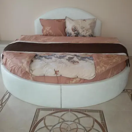 Konukevi Peak Guest 4*