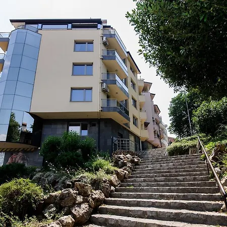 Konukevi Peak Guest 4*